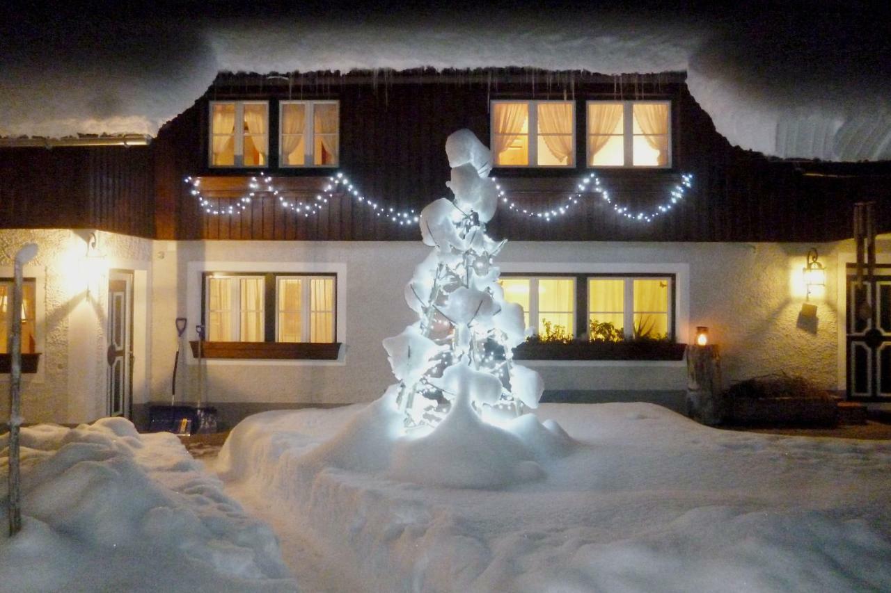 Eva Deufl Apartment *